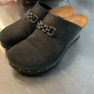 Birkenstock Clogs Black Leather with Wedge Heel and Studs Detail GUC Size 38